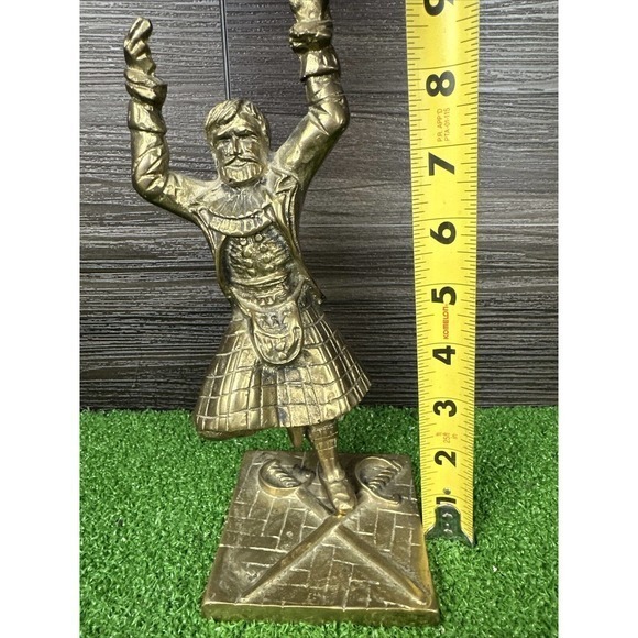 Handmade Brass‎ Bearded soldier With Hands Raised Above made in britian - Picture 10 of 10